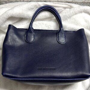 Portland Leather Large Premium Raindrop with zipper.  Cobalt.
